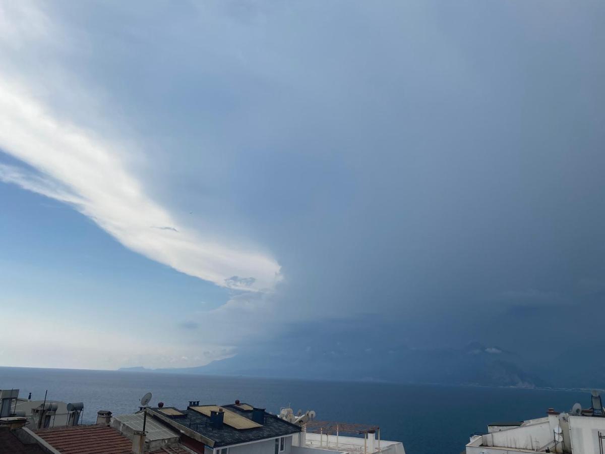 In The Middle Hotel أنطاليا المظهر الخارجي الصورة